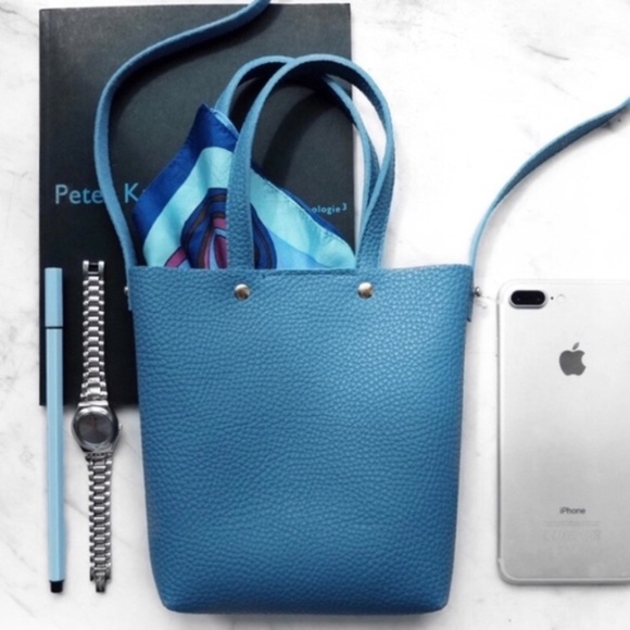 "Hello, Im Blue Ivy" (CLOSING CLOSET SALE) - Picture 2 of 6